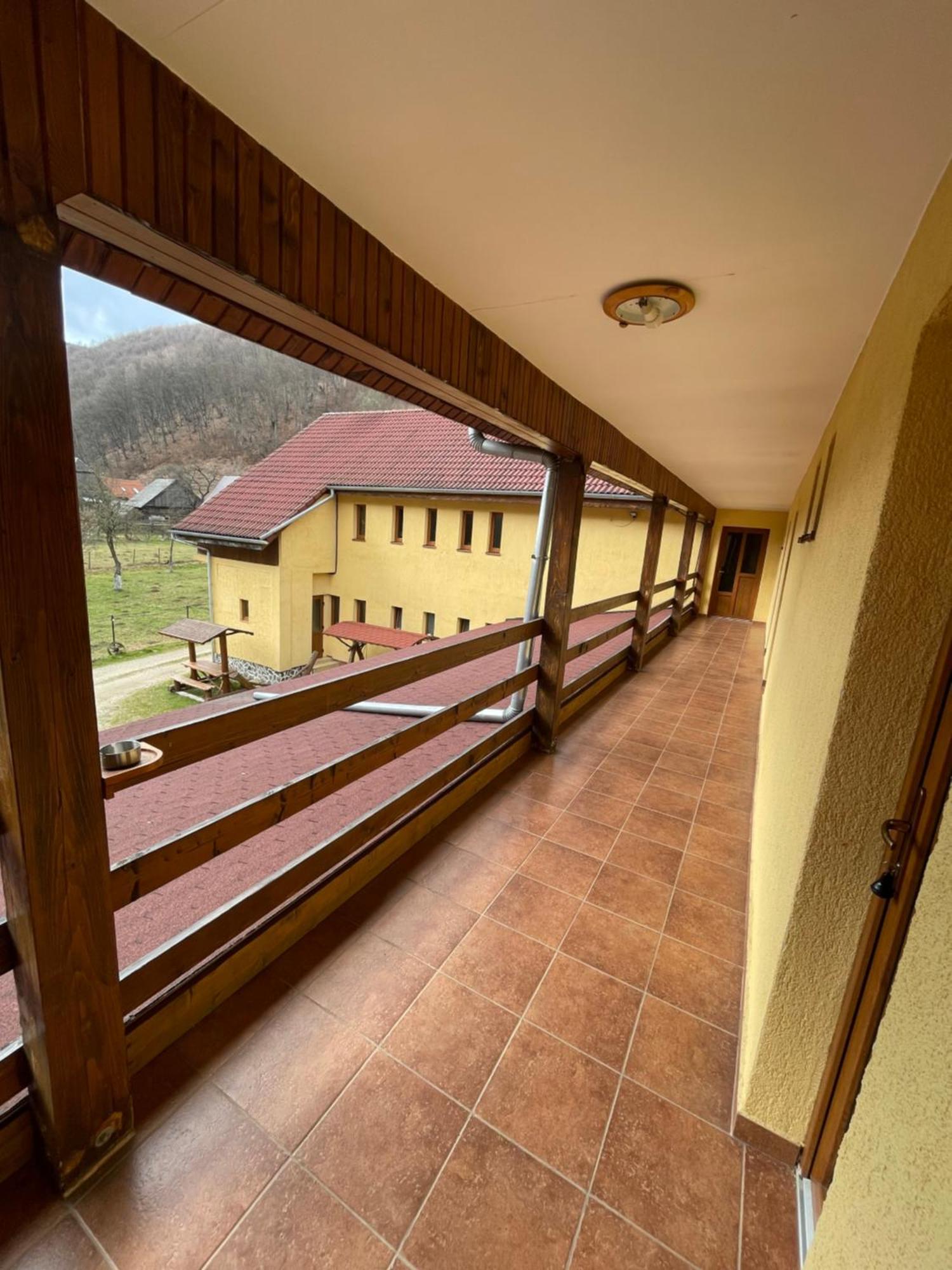 Scrind-Frăsinet Green Mountain Resort מראה חיצוני תמונה