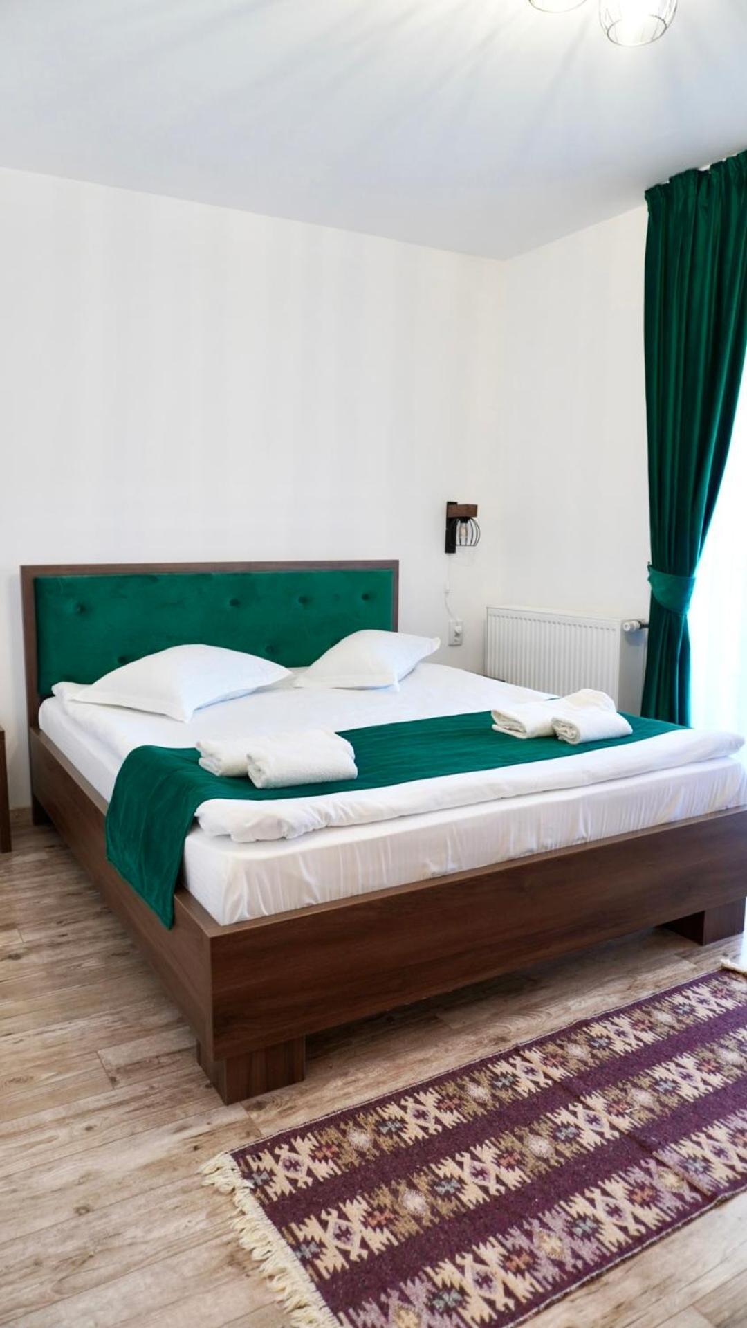 Scrind-Frăsinet Green Mountain Resort מראה חיצוני תמונה