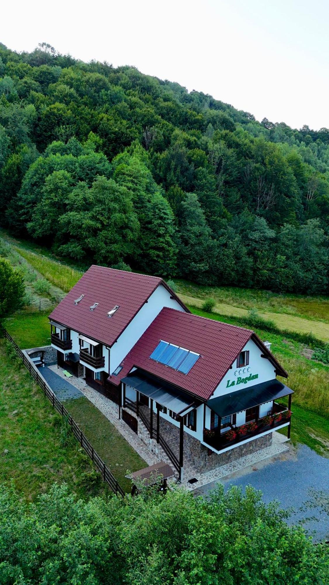 Scrind-Frăsinet Green Mountain Resort מראה חיצוני תמונה
